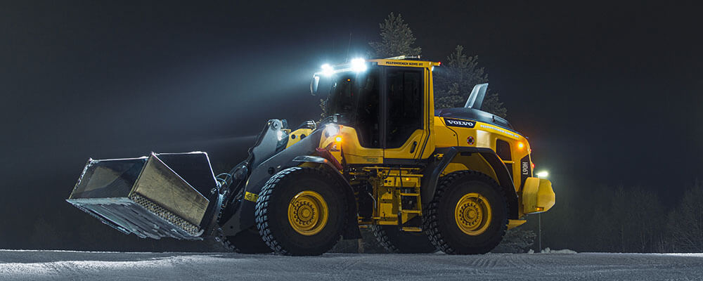 Työvalot kauhakuormaajaan Lumiselta