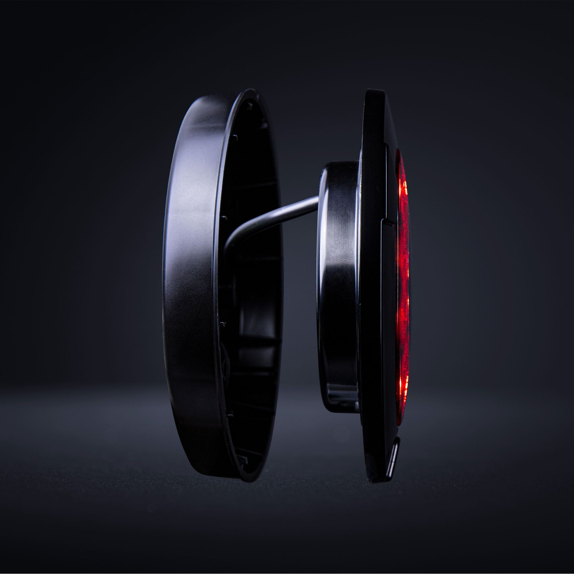 Strands Freedom Black Raven LED-takavalo, 3 toimintoa