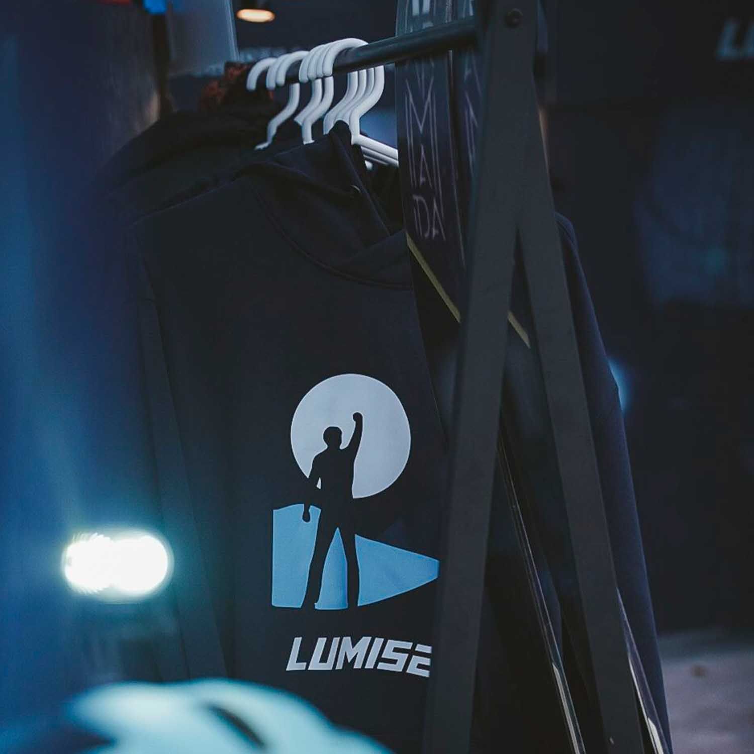 Lumise Explorer - Huppari