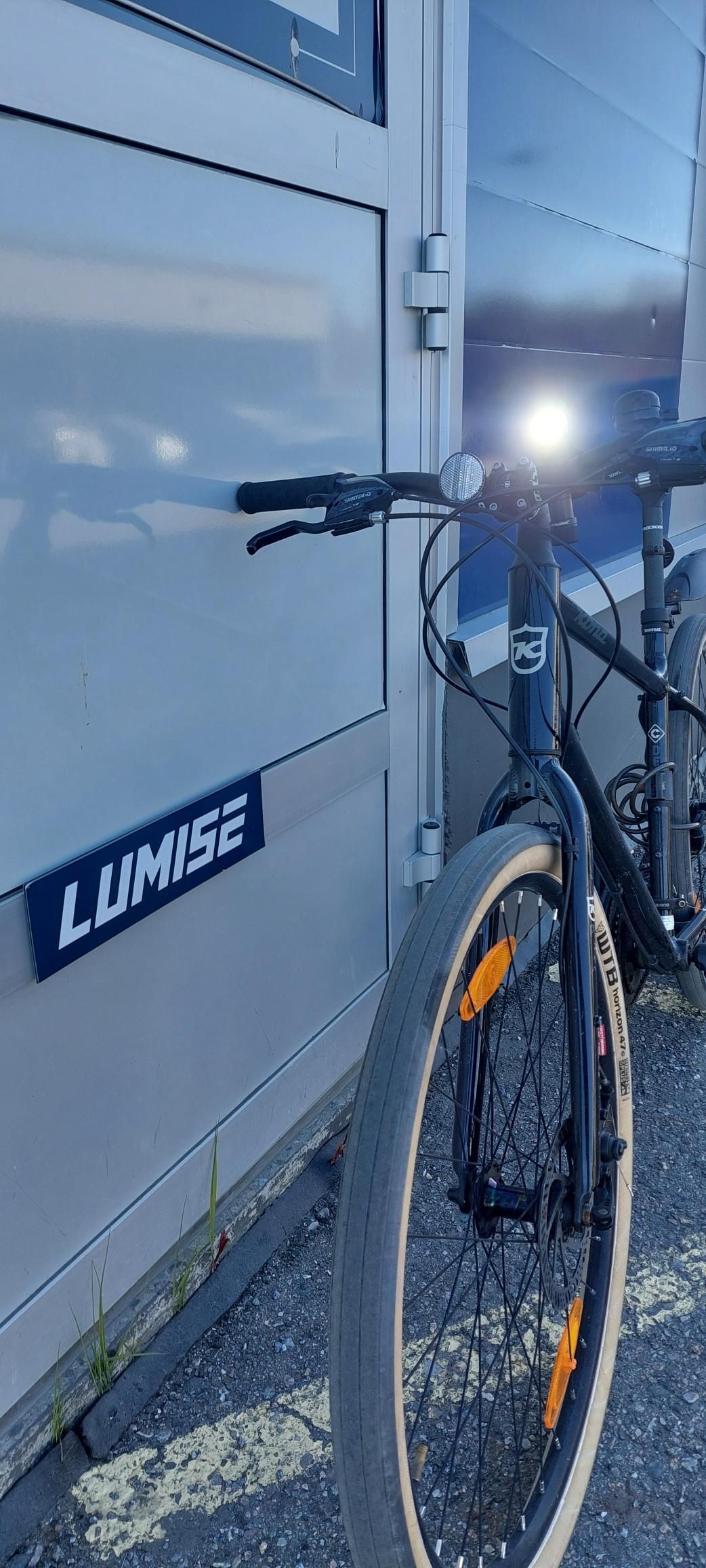 Lumise valaisinpaketti