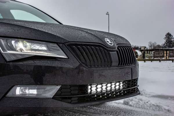 LED-lisävalopaketti DSM Premium Plus Skoda Superb 2016-