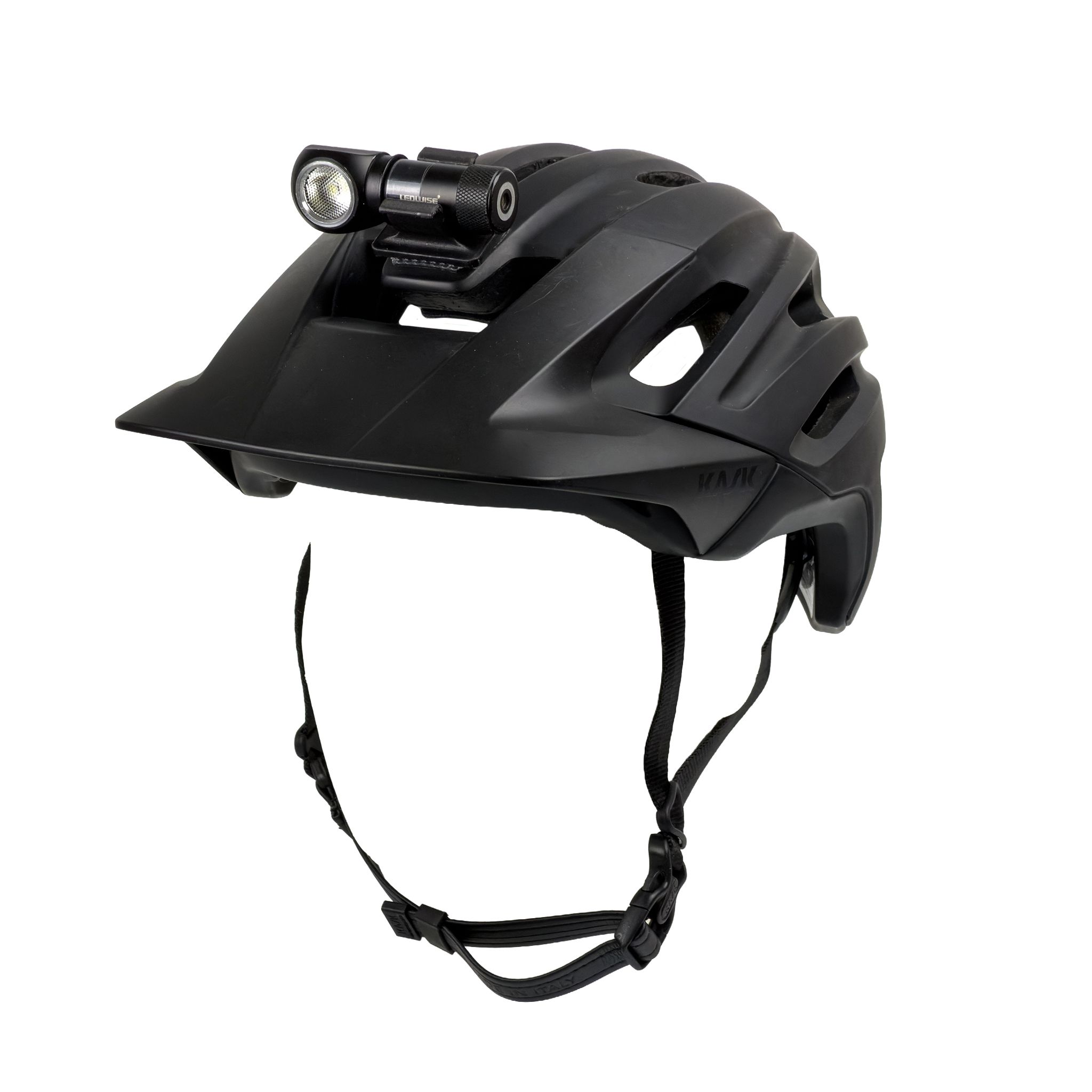 DSM kypäräkiinnike tarralla