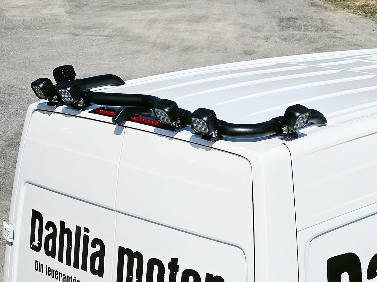 T-RACK VW Crafter H3 17- kattokameralla. Takimmainen kattokaari