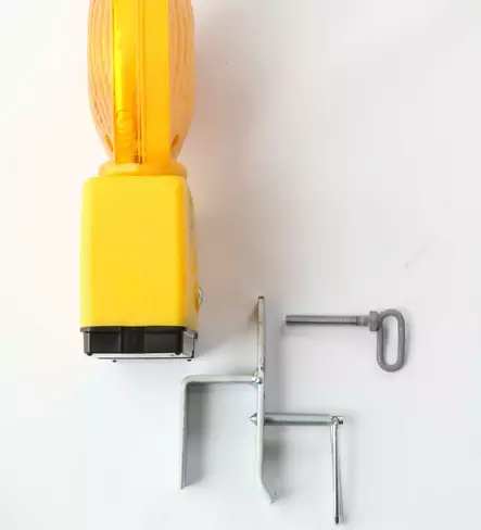 Vilkun puomikiinnike Nissen työmaavilkulle - Led-tasovilkut ja vilkkulyhdyt - 4080320870 - 2