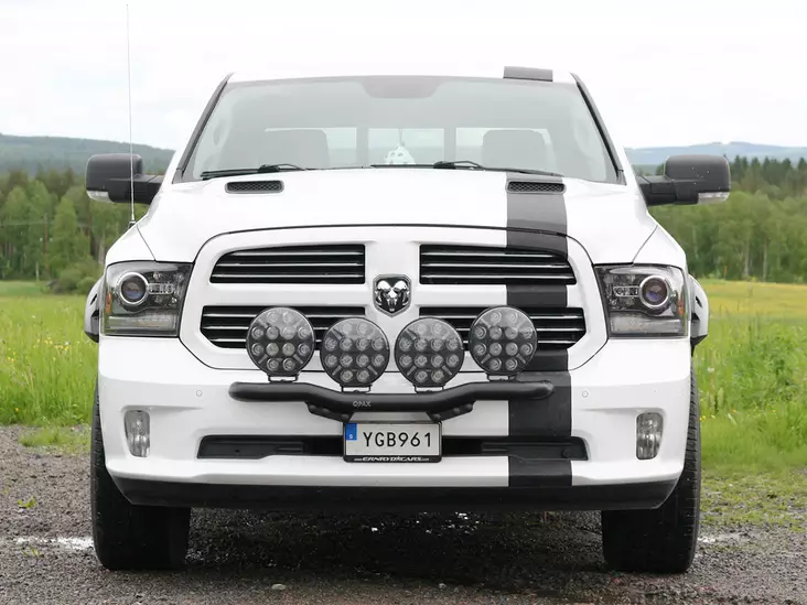 Q-LIGHT RAM 1500 (DS Sport/Limited) 13-18 lisävaloteline neljälle valolle - Valoraudat pakettiautoon - 8020112702 - 1