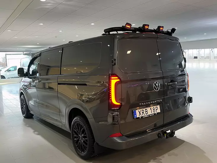 T-RACK VW Transporter T7 alkuperäisellä kattotelineellä 25- takimmainen kattokaari - Työvalotelineet pakettiautoon - 8020120922 - 1