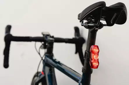 CatEye VIZ450 takavalo USB-C - Polkupyörän takavalot - 8020112763 - 1