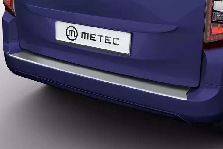 Takapuskurin suojalevy Opel Combo 2018-, Metec - Vetokoukun askelmat pakettiautoon - 8020102605 - 1