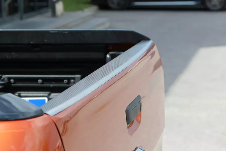 Takalaidan suojalevy, Ford Ranger 2012- - Vetokoukun askelmat pakettiautoon - 8020102556 - 1