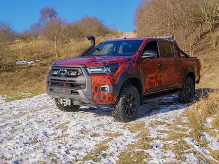 Lisävalosarja maskiin 2x Lazer Triple-R750 - Toyota lisävalot - 8020104027 - 2