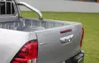 Takalaidan suojalevy, Toyota Hilux 2016- - Vetokoukun askelmat pakettiautoon - 8020102558 - 2