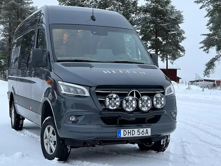 Q-LIGHT Mercedes Sprinter 18- lisävaloteline (lisävalokaari) 4 valolle - Valoraudat pakettiautoon - 8020120889 - 1